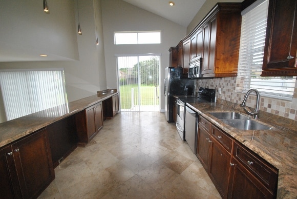 Building Photo - 9646 Wolcott Pl