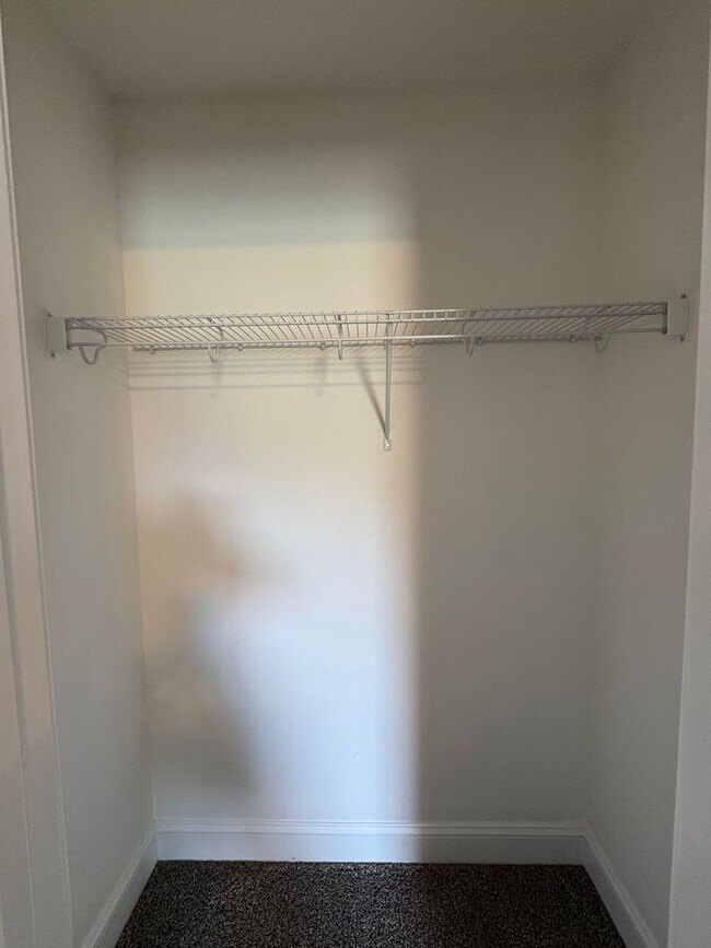 Building Photo - Gorgeous, Like New Home For Rent in Sango!