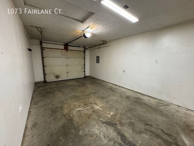 Building Photo - 1073 Fairlane Ct