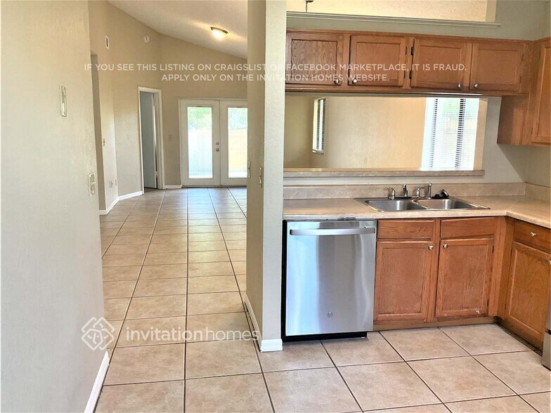 Building Photo - 105 River Chase Dr