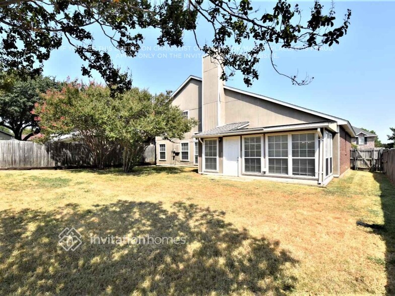 Building Photo - 1616 Barclay Dr