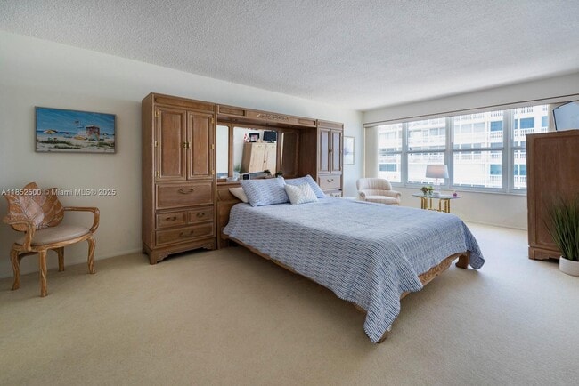 Building Photo - 4010 Galt Ocean Dr