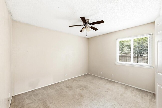 Building Photo - 10604 Lanshire Dr