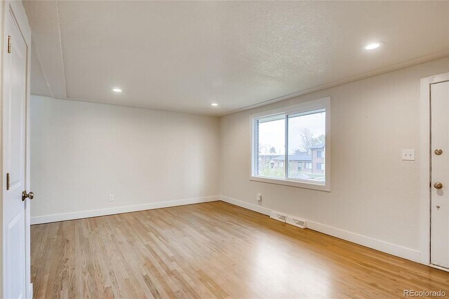 Building Photo - 4325 Navajo St