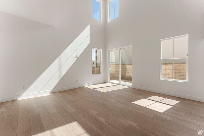 Building Photo - Brand New Holmes Home
