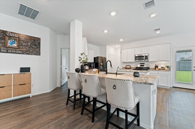 Building Photo - 11251 Stirton Dr