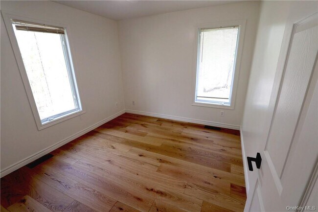 Building Photo - 63 Lawrence Hill Rd