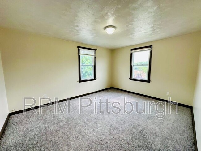 Building Photo - 933 Josephine St