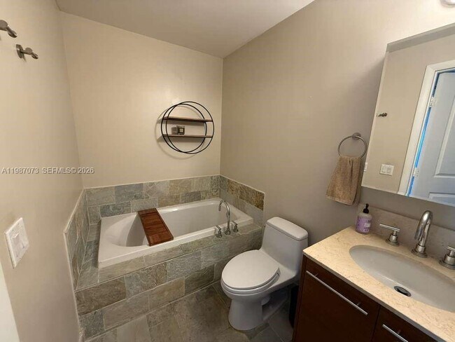 Building Photo - 2641 N Flamingo Rd