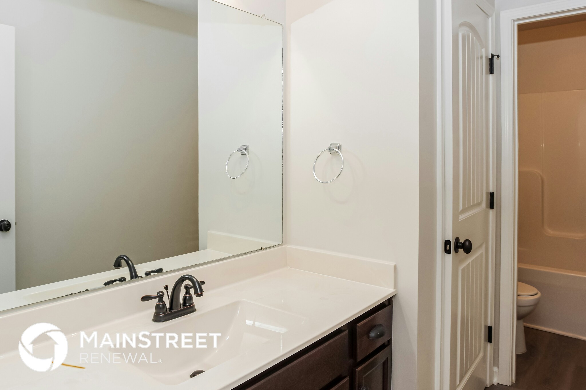 Building Photo - 213 Iron Cir