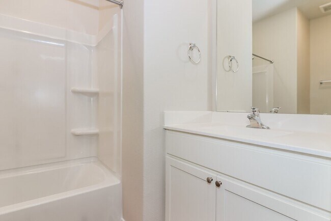 Building Photo - 424 Mustang Trot Dr