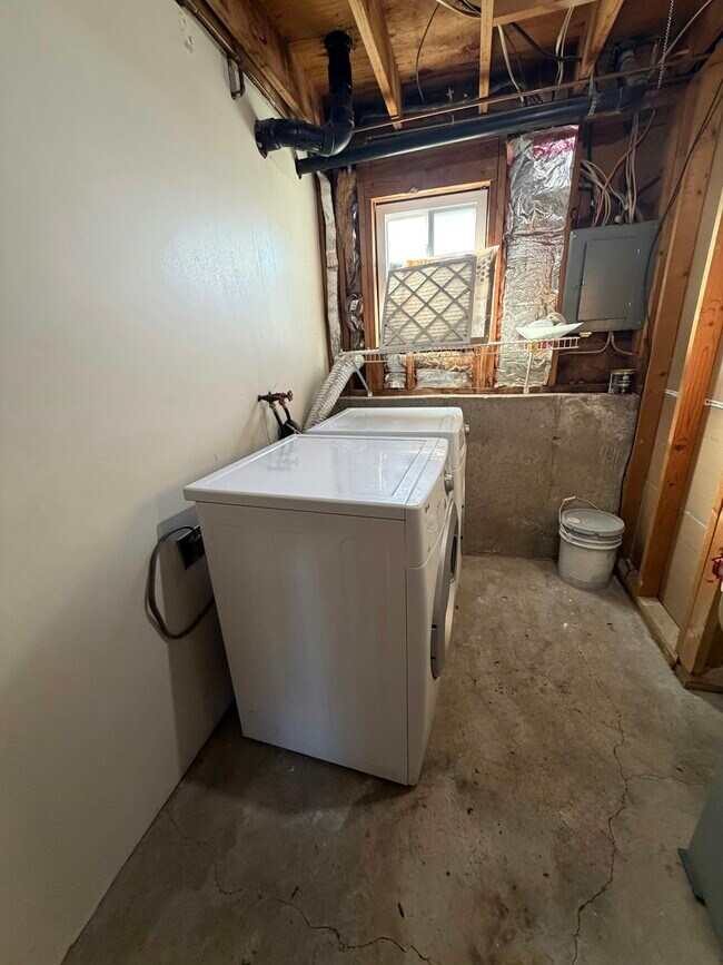 Building Photo - 4337 S 700 W