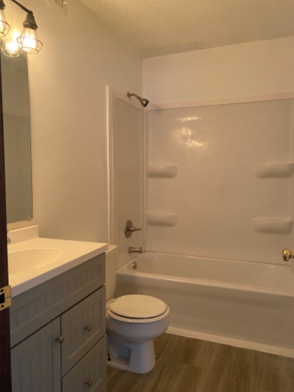 Building Photo - 117 N Brunswick St