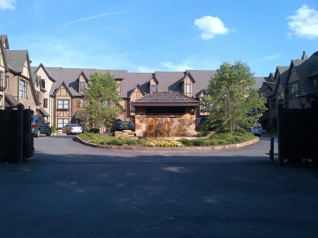 Primary Photo - 1318 Essex Manor Circle