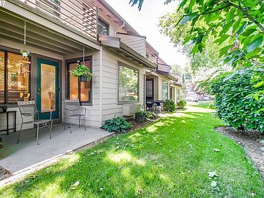 Back patio entrance - 7816 NE Loowit Loop