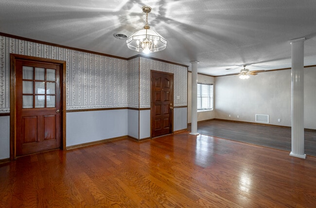 Building Photo - 17 Barnhardt Cir