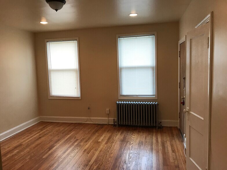 Living Room - 2821 7th St NE