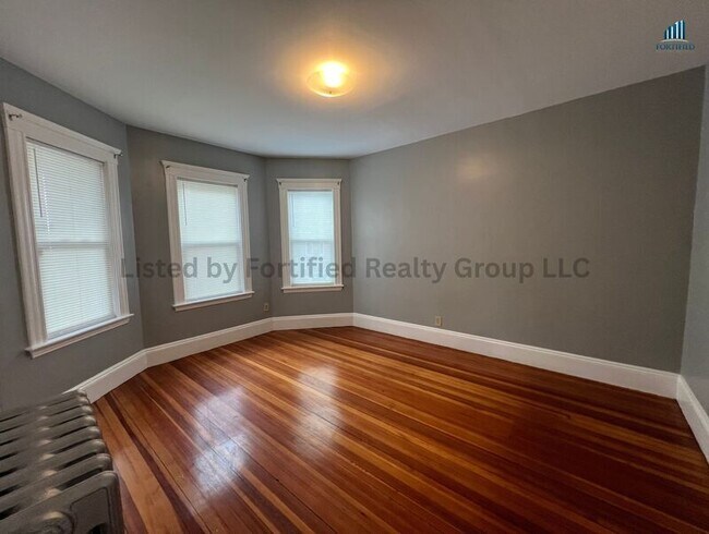 Building Photo - 142 Washington St