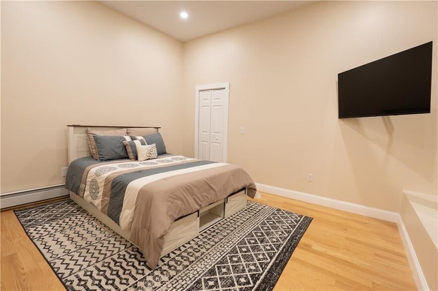 Building Photo - 197 Old Great Rd