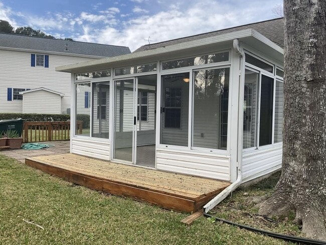 Building Photo - 3650 Farmington Pl