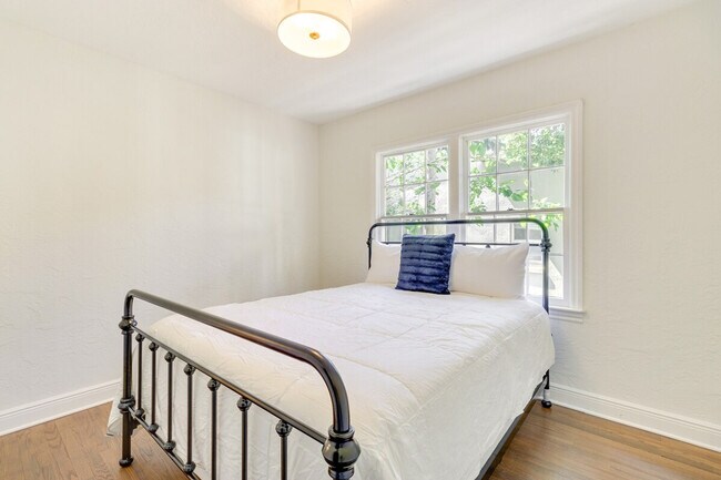 Building Photo - 15 S Lawsona Blvd