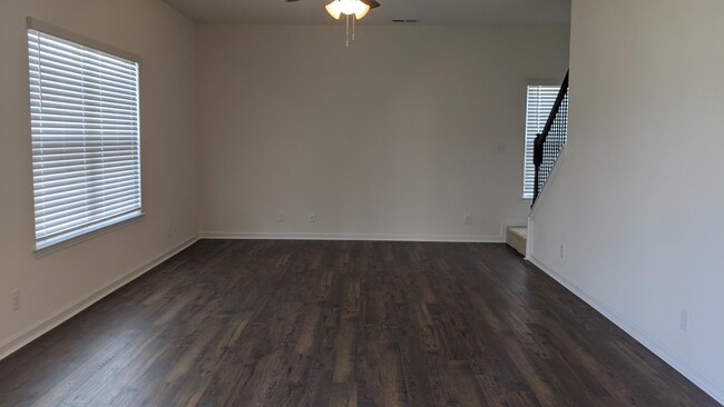 Building Photo - 544 Smoky Crossing Way