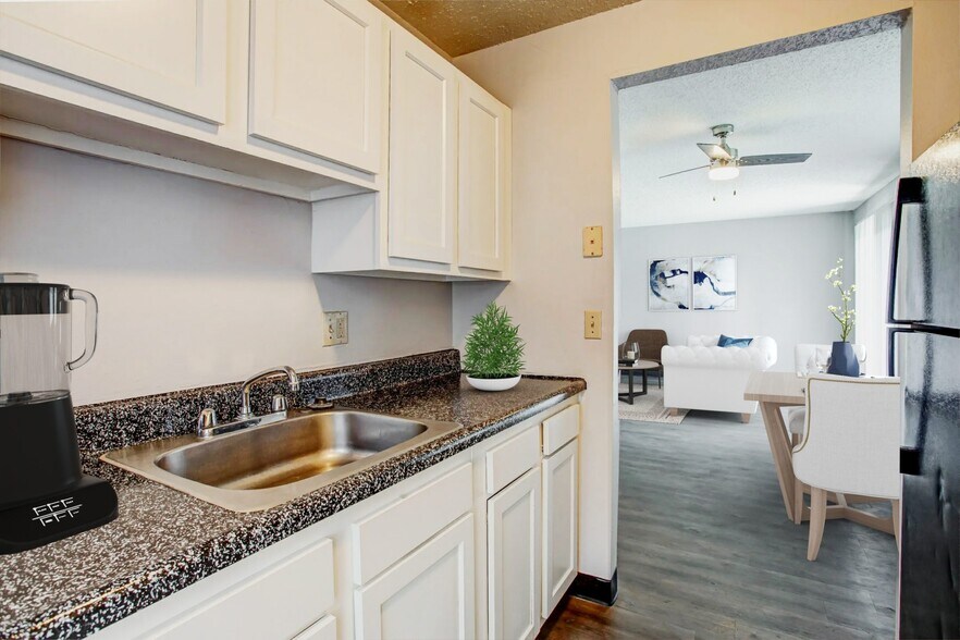 Hathaway Village Apartments 11470 Latonka Trail Florissant MO 63033