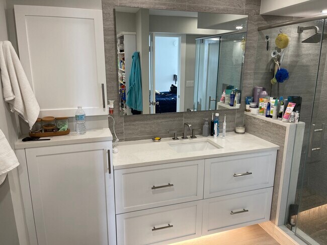 Building Photo - 209 N Fort Lauderdale Beach Blvd