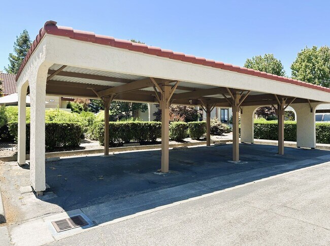 Building Photo - 140 Park Pl Dr