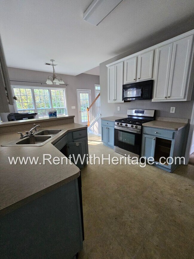 Building Photo - Gorgeous 4bd/ 2.5 Bath / Attention to Detail / Popular Menlow Station / Swim/ Tennis/ Direct Acce...