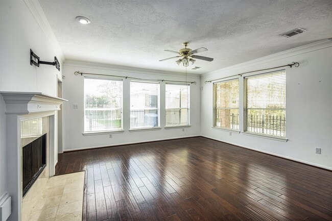Building Photo - 6219 Surfside Ln