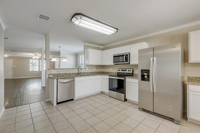 Building Photo - 1825 Lariat Dr