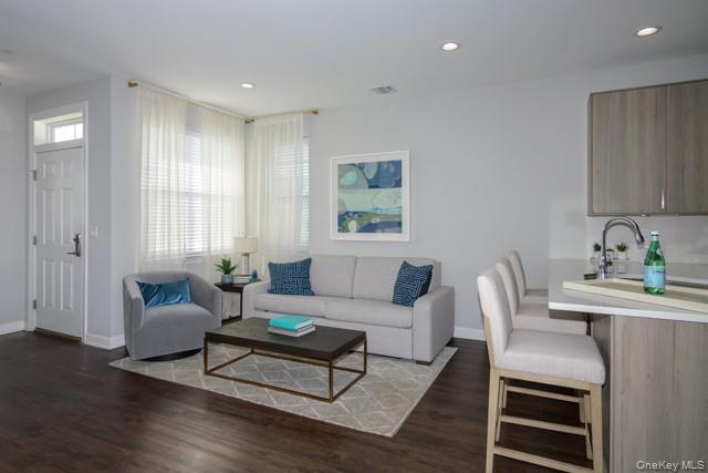 Building Photo - 157 Sutton Ct