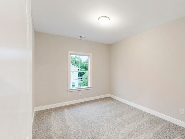 Building Photo - 3070 Poppy Ln