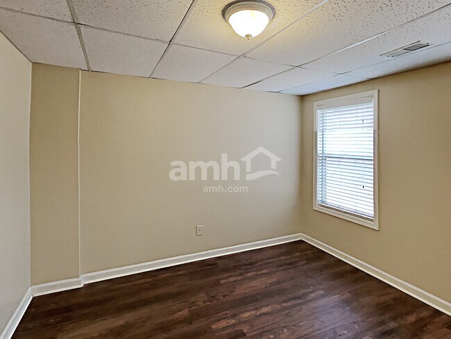 Building Photo - 4865 Lake Park Ln
