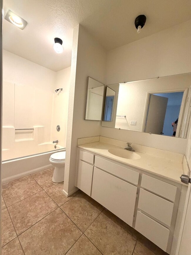 Building Photo - 2 Bedroom, 2 Bathroom with a Garage and Carport