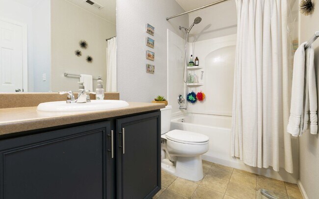 Building Photo - 7860 Sandy Springs Point