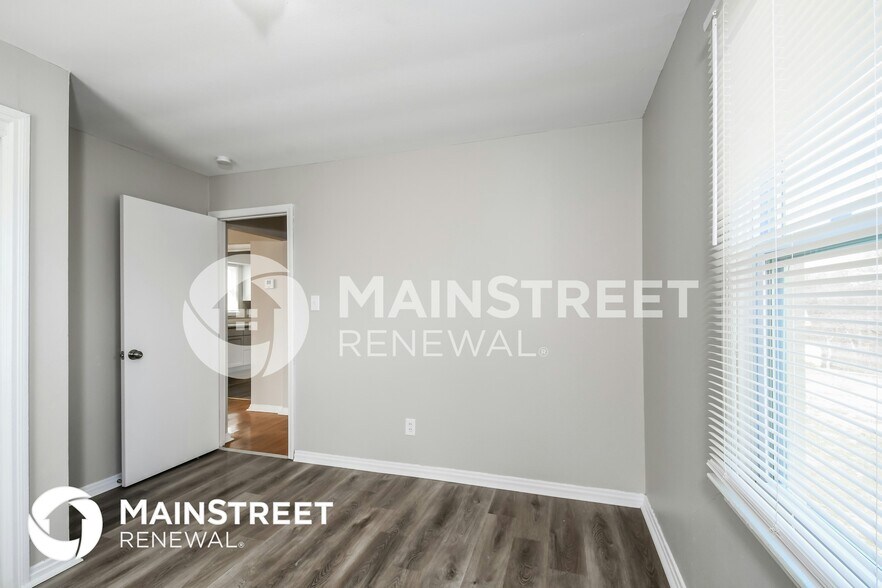 Building Photo - 5256 Skyline Ct