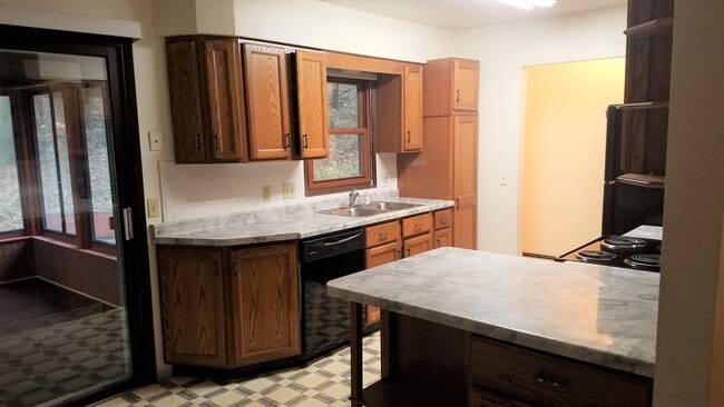 Building Photo - 3BR/2ba Single Family Home in Altoona - DOG FRIENDLY