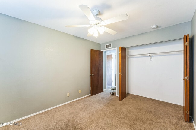 Building Photo - 2338 W Lindner Ave