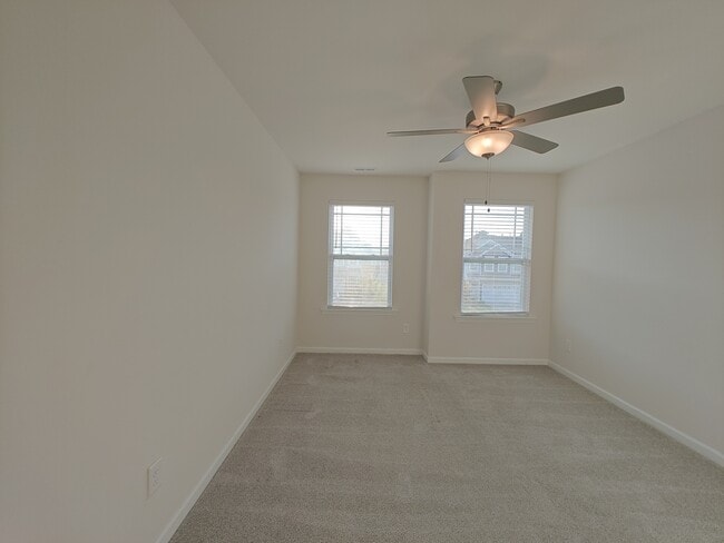 Building Photo - 756 Creekway Dr