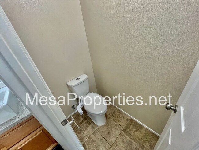 Building Photo - 15471 American Way