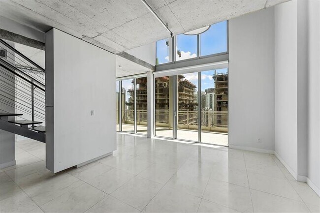 Building Photo - 690 SW 1st Ct
