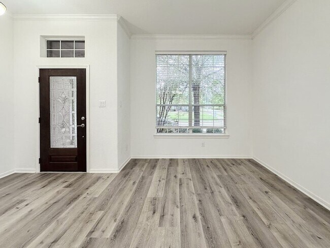 Building Photo - 73 E Montfair Blvd