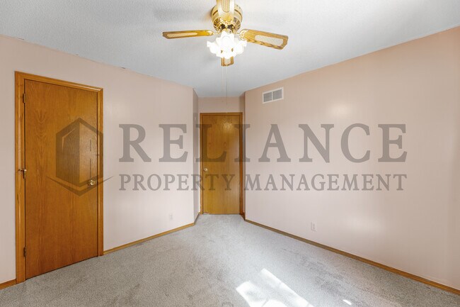 Building Photo - 8502 W Westlawn Cir
