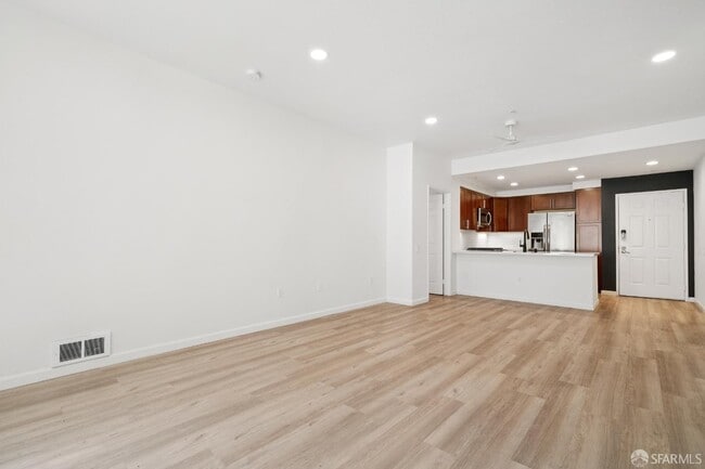 Building Photo - 200 Caldecott Ln