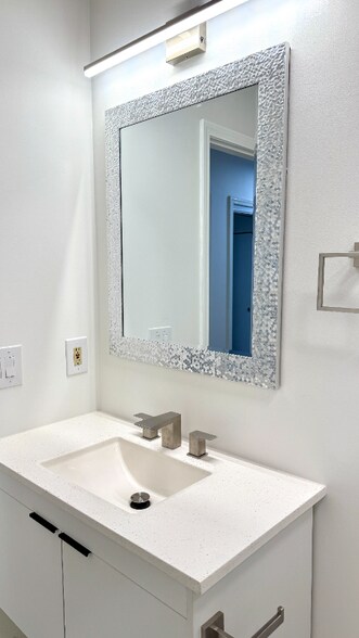 Building Photo - 15125 Seagull Dr
