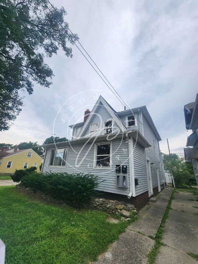 Building Photo - Spacious 1 bedroom (or 2 bedroom if no liv...