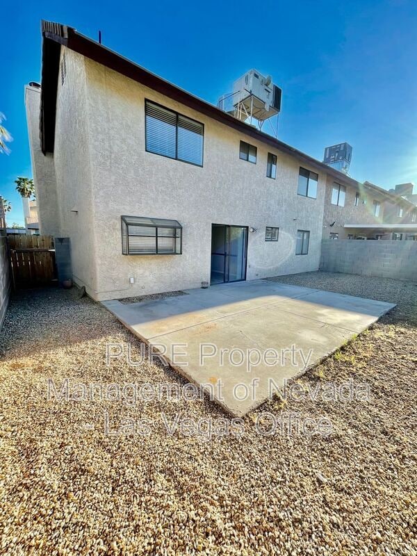 Building Photo - 2650 Sumac Ln