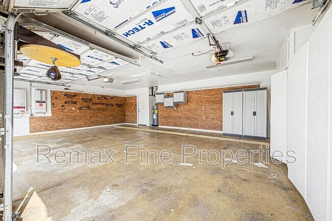 Building Photo - 9118 E Topeka Dr